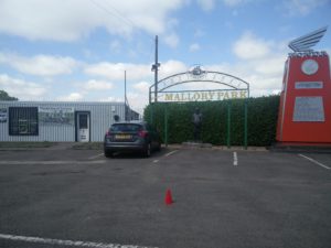 A sign saying "Welcome to Mallory Park"
